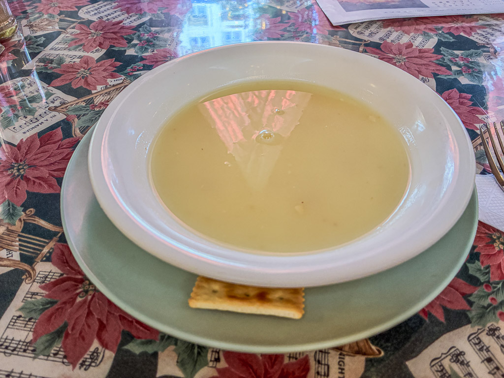 匹茲堡論壇 清湯與蘇打餅乾 套餐開場