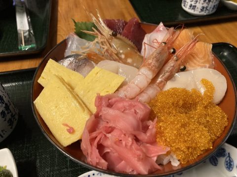 北海道海鮮丼海膽鮭魚卵螃蟹干貝