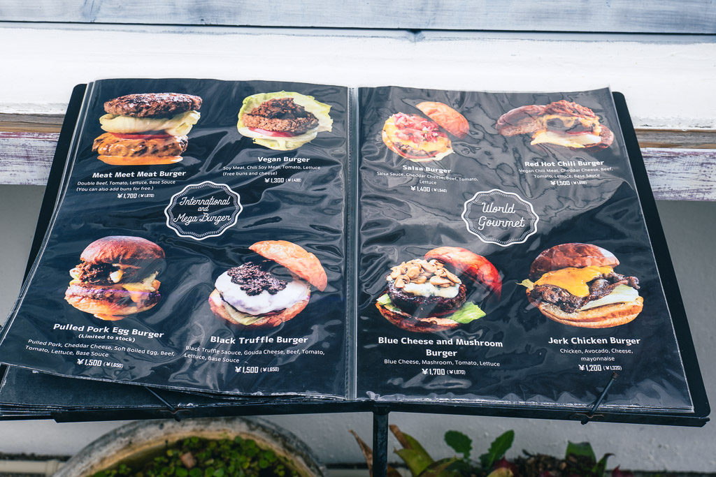 港川 UFO Burger Sandwich CAFE 漢堡菜單 — 沖繩浦添外人住宅午餐