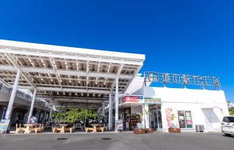 沖繩中部免費景點｜道之驛嘉手納完整攻略｜頂樓展望台近距離看戰機起降・美食・伴手禮一次玩