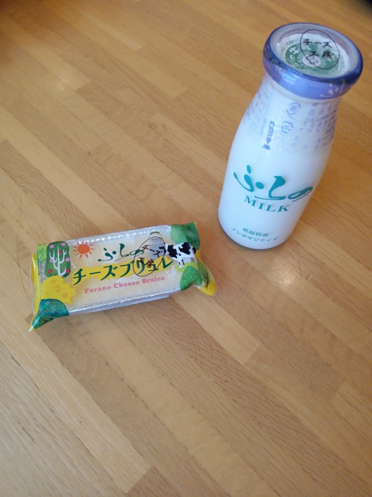 富良野起司工房的低溫殺菌鮮乳與起司布蕾