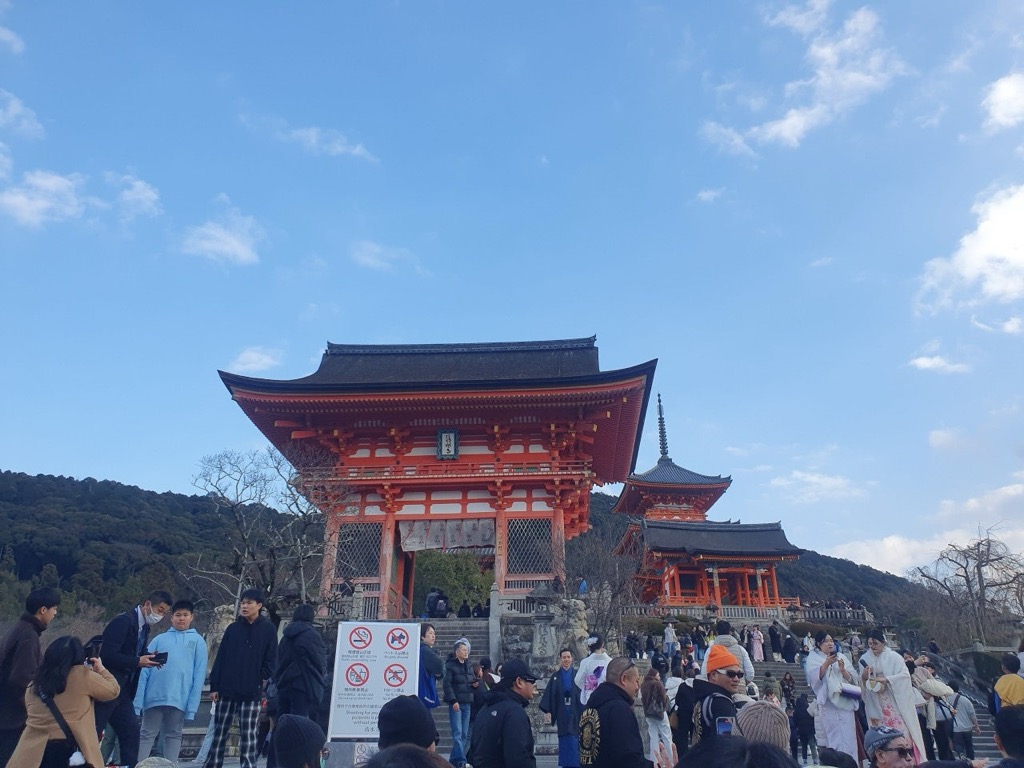 京都清水寺仁王門冬季風景