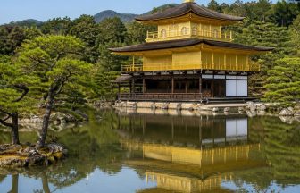 京都金閣寺（鹿苑寺）完整攻略｜門票、開放時間、交通、三層金閣與庭園散步