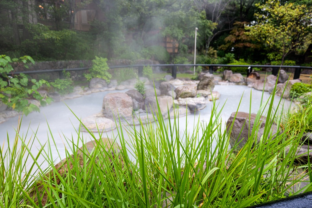 鐵輪溫泉街蒸氣繚繞的悠閒風景
