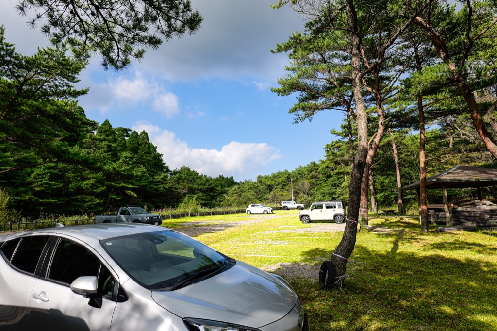 高千穗河原停車場周圍的松林與山景