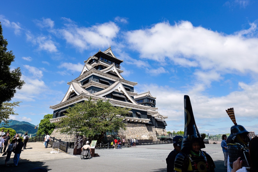 參觀熊本城的旅客