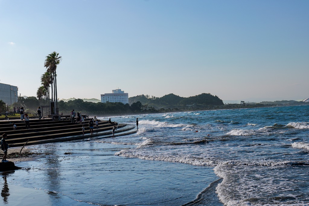青島衝浪海灘的海浪